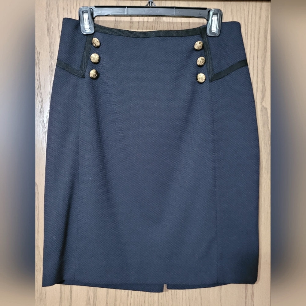 The Limited pencil skirt, super sharp, great condition.